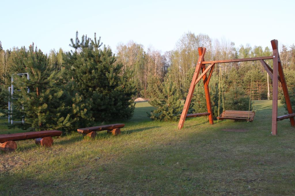 Viesu Maja Forrest Villa Dzimtmisa Kültér fotó