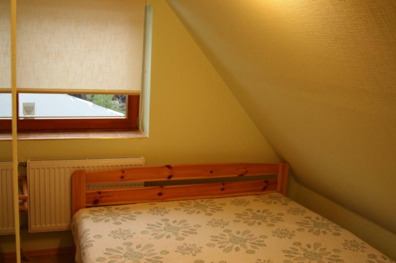 Viesu Maja Forrest Villa Dzimtmisa Kültér fotó